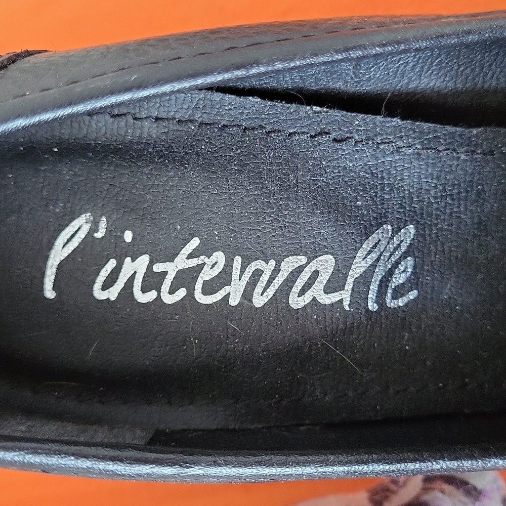 Shoes - Picture 6 of 8